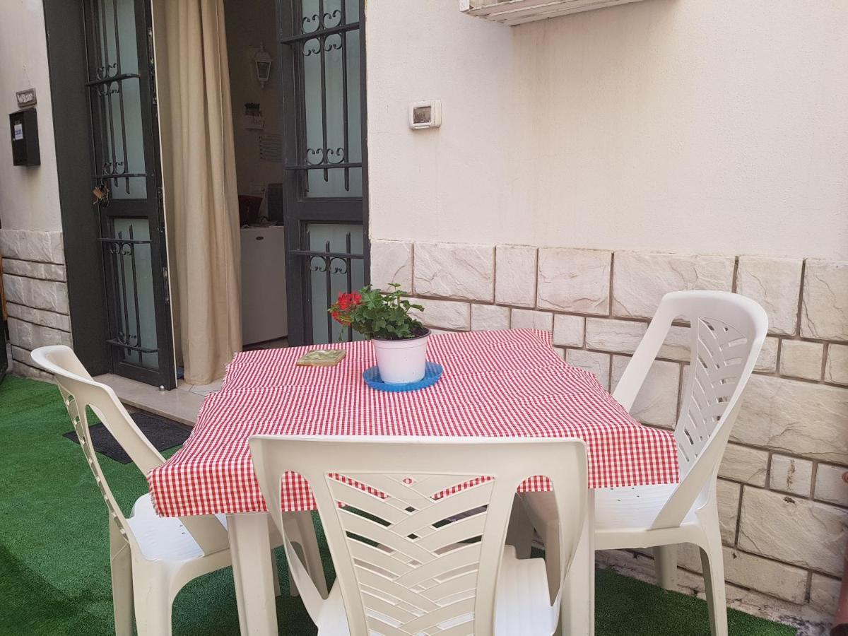 Philos - Appartements & Rooms Таранто Екстер'єр фото